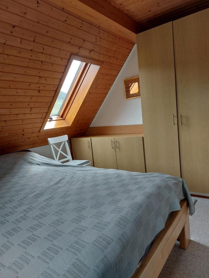 Dachgeschosswohnung Mit Burgblick In Kues Bernkastel-Kues Esterno foto